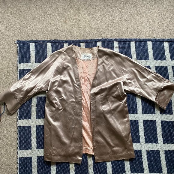 Satin Vintage Kimono - Picture 2 of 3